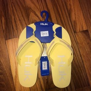 Huk flip flops